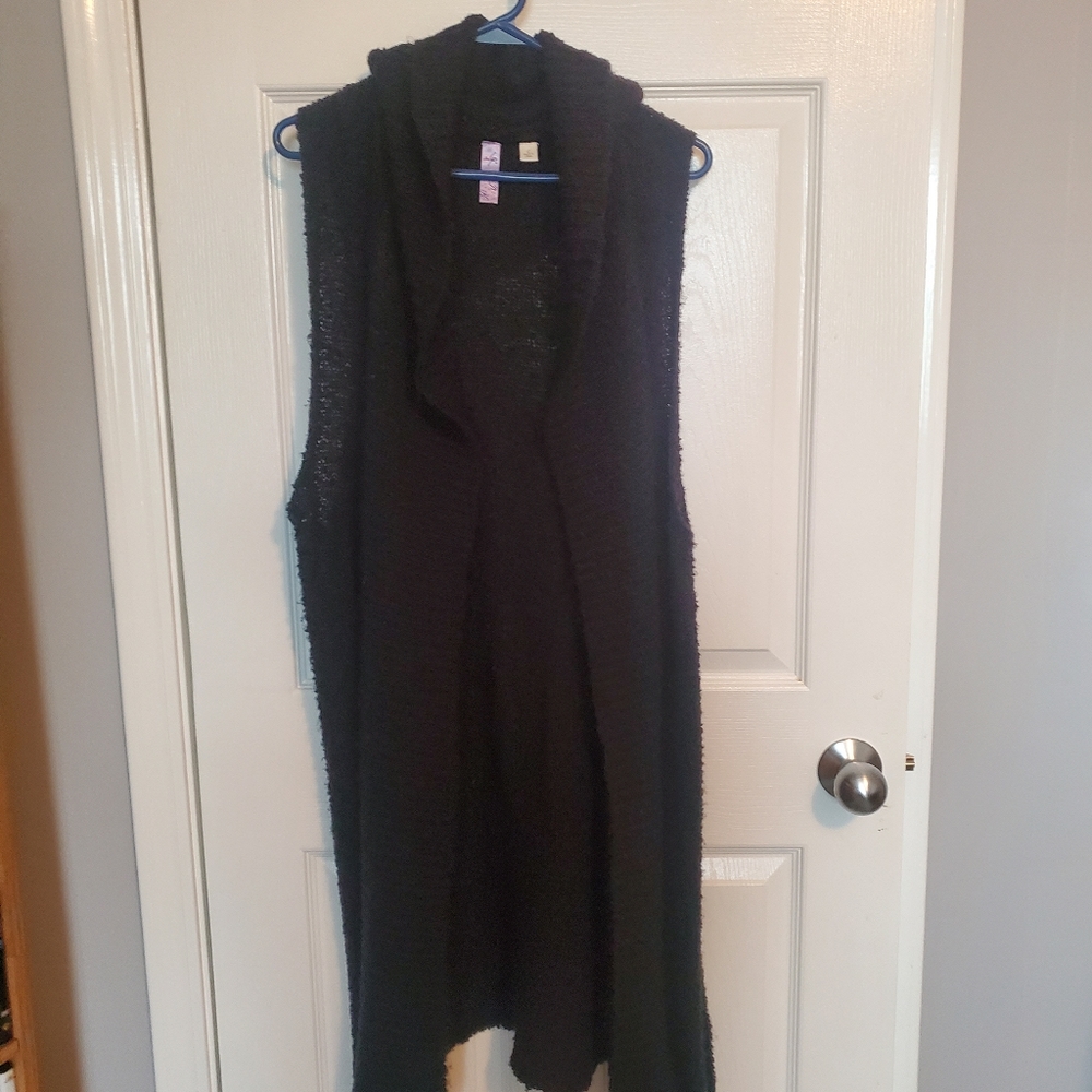Black Sleeveless hooded cardigan sweater